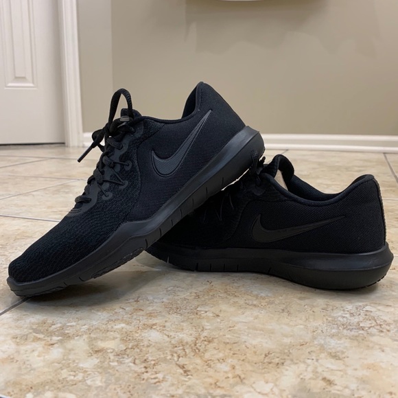 Nike Shoes - Nike Flex Supreme TR6